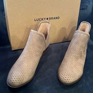 Beautiful lucky brand ankle boots, 6.5 never worn